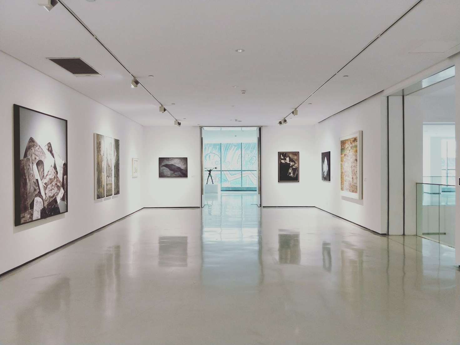 The Cultural Significance of Curated Galleries